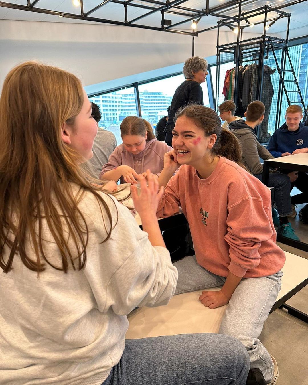 Leerlingen van V4 naar Amsterdam voor CKV activiteiten